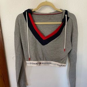 Tommy Hilfiger cropped sweatshirt